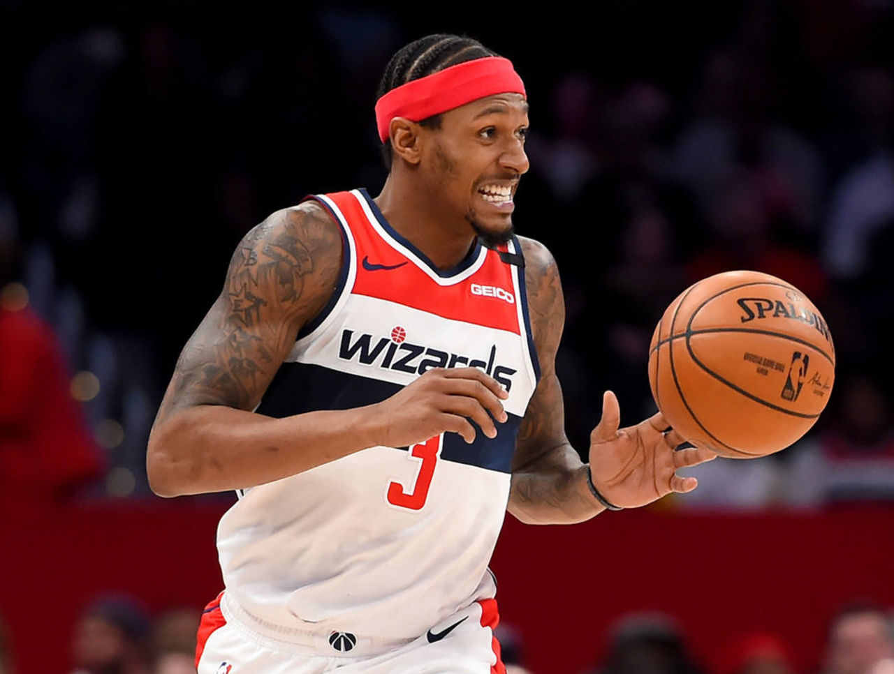 仅一夜加盟湖人，22+20内线震撼登场，雷迪克向詹姆斯提出2个要求.