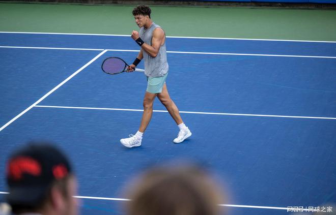 在压力下反 在压力下反