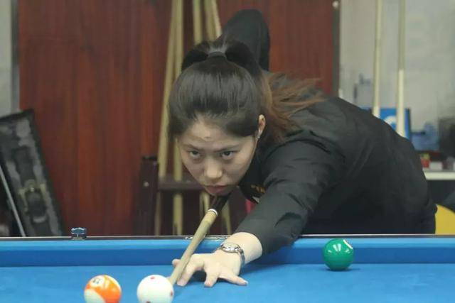 队树立了一 队树立了一