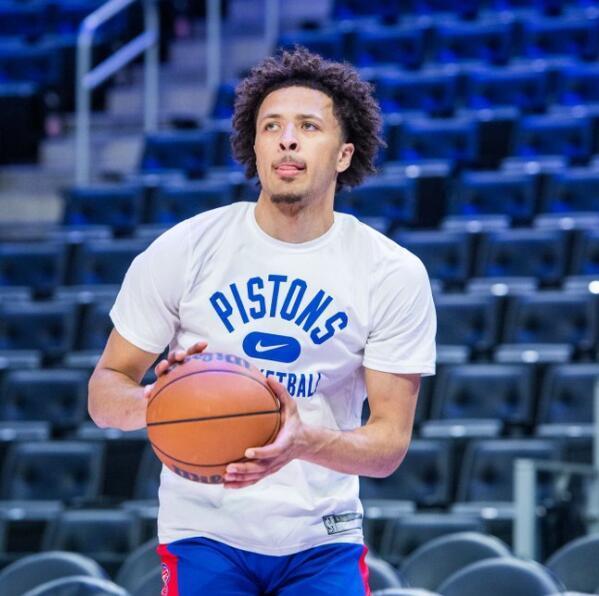 肋部露缝 肋部露缝